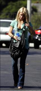 Jessica Simpson feet photo thumbnail
