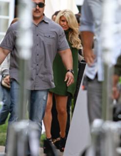 Jessica Simpson feet photo thumbnail