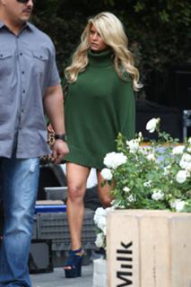 Jessica Simpson feet photo thumbnail