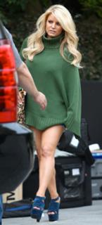 Jessica Simpson feet photo thumbnail