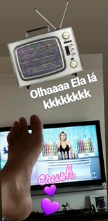 Lívia Andrade feet photo thumbnail