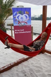 Barbara Schöneberger feet photo thumbnail