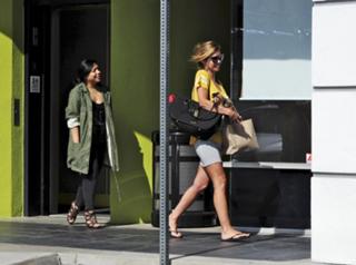 Audrina Patridge feet photo thumbnail