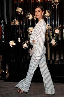 Lena Meyer-Landrut feet photo thumbnail