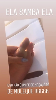 Lívia Andrade feet photo thumbnail