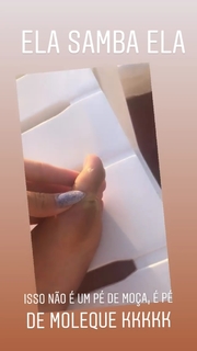 Lívia Andrade feet photo thumbnail