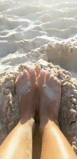 Lívia Andrade feet photo thumbnail