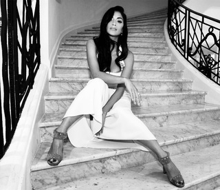 Nicole Scherzinger feet photo thumbnail