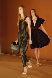 Karlie Kloss feet photo thumbnail