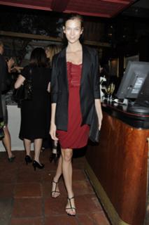 Karlie Kloss feet photo thumbnail