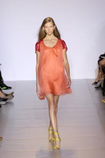 Karlie Kloss feet photo thumbnail