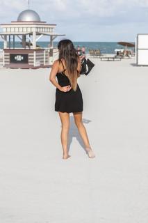 Claudia Romani feet photo thumbnail
