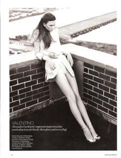 Karlie Kloss feet photo thumbnail
