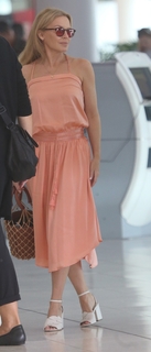 Kylie Minogue feet photo thumbnail