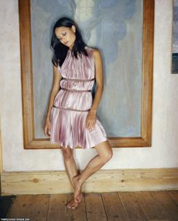 Thandiwe Newton feet photo thumbnail