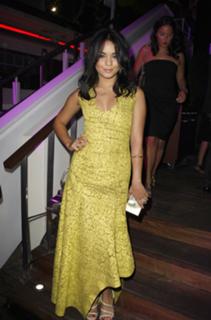 Vanessa Hudgens feet photo thumbnail