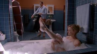 Yvonne Strahovski feet photo thumbnail
