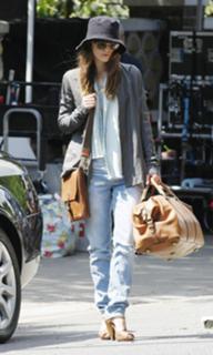 Keira Knightley feet photo thumbnail