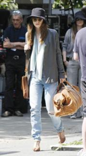 Keira Knightley feet photo thumbnail