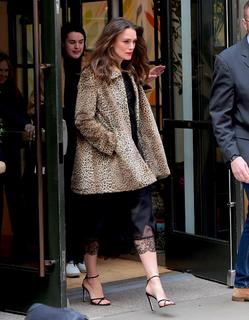 Keira Knightley feet photo thumbnail