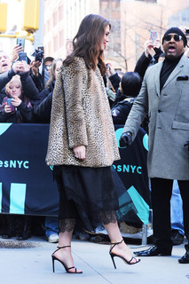Keira Knightley feet photo thumbnail