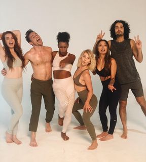 Julianne Hough feet photo thumbnail