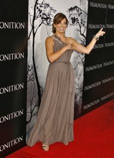 Sandra Bullock feet photo thumbnail