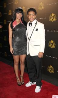 Nicki Minaj feet photo thumbnail