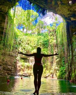 Lívia Andrade feet photo thumbnail