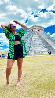 Lívia Andrade feet photo thumbnail