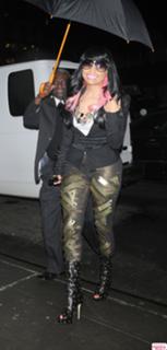 Nicki Minaj feet photo thumbnail