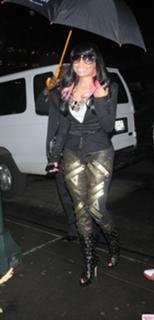 Nicki Minaj feet photo thumbnail