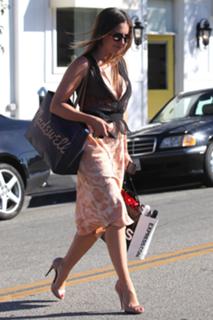 Sophia Bush feet photo thumbnail