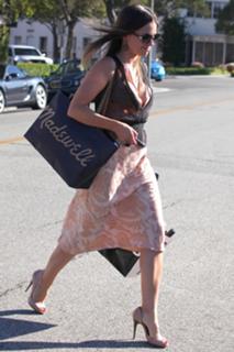 Sophia Bush feet photo thumbnail