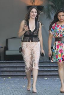 Sophia Bush feet photo thumbnail