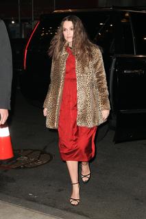 Keira Knightley feet photo thumbnail