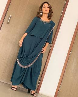 Hina Khan feet photo thumbnail