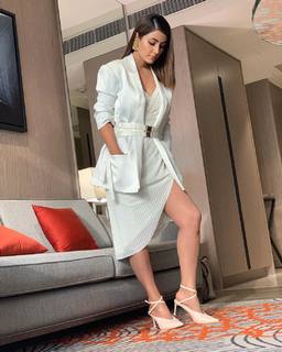Hina Khan feet photo thumbnail