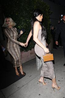 Kylie Jenner feet photo thumbnail