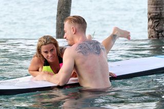 Katie Price feet photo thumbnail