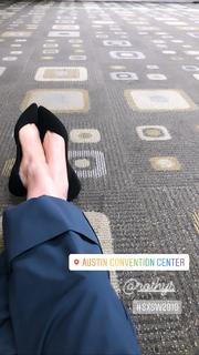 Adriene Mishler feet photo thumbnail