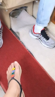 Isis Valverde feet photo thumbnail