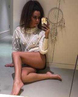 Cristina Pedroche feet photo thumbnail