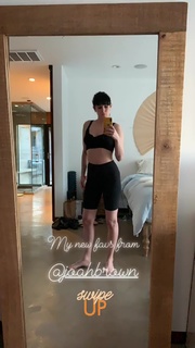Rumer Willis feet photo thumbnail