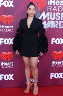 Ella Mai feet photo 2