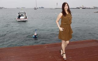 Aishwarya Rai Bachchan feet photo thumbnail