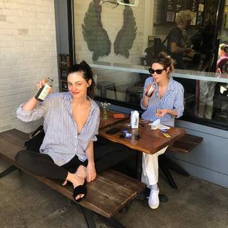Phoebe Tonkin feet photo thumbnail