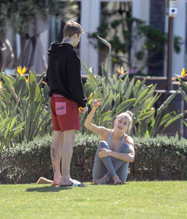 Hailey Bieber feet photo thumbnail