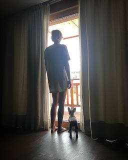 Federica Pellegrini feet photo thumbnail