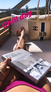Brooke Burke feet photo thumbnail